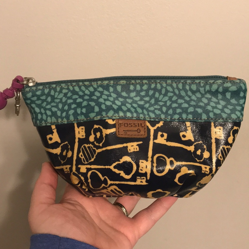 Fossil key pattern makeup case